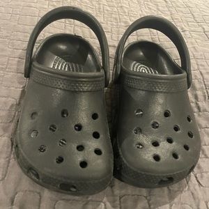 Black toddler crocs size 8/9